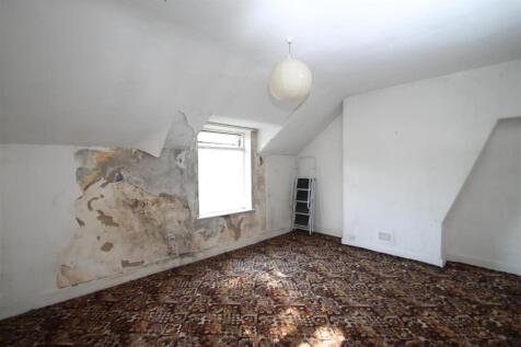 bedroom 3.JPG