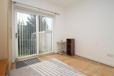 bedroom 2.JPG