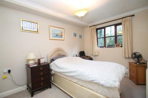 bedroom.JPG