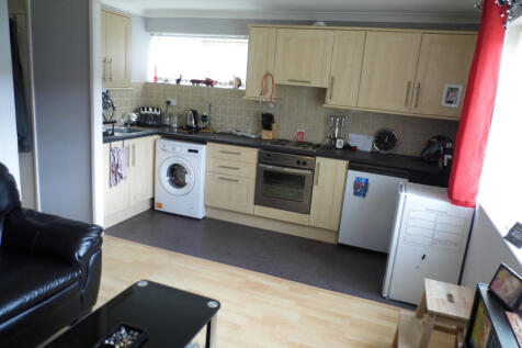 KITCHEN/LOUNGE