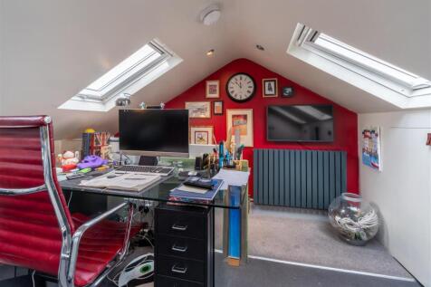 Attic Bedroom/Study