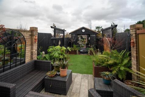 Large Rear Garden