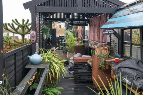 Large Rear Garden