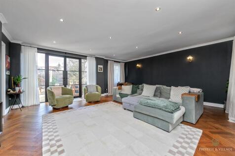 7_Lounge_29CobdenHill_Logo-28.JPG
