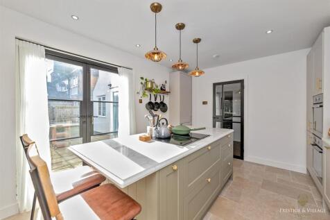 13_Kitchen_29CobdenHill_Logo-20.JPG