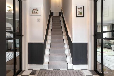 19_stairs_29CobdenHill_Logo-11.JPG