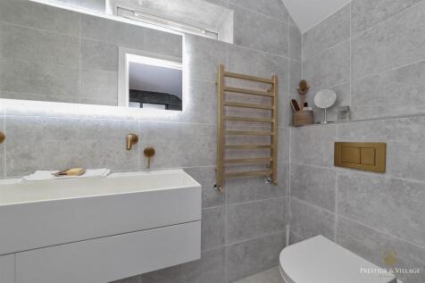 24_Ensuite_29CobdenHill_Logo-51.JPG