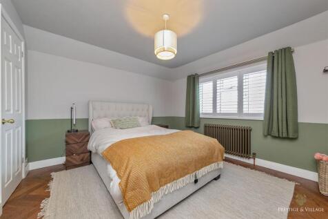 26_Bedroom_2_29CobdenHill_Logo-59.JPG