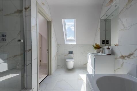 En-Suite Bath/Shower Room