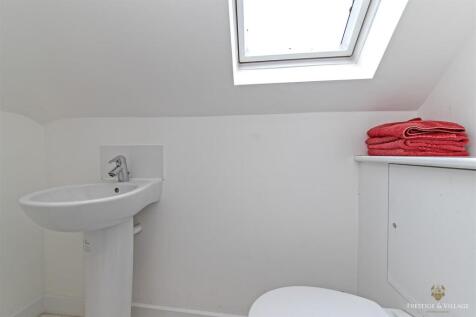 En-suite - Bedroom 4