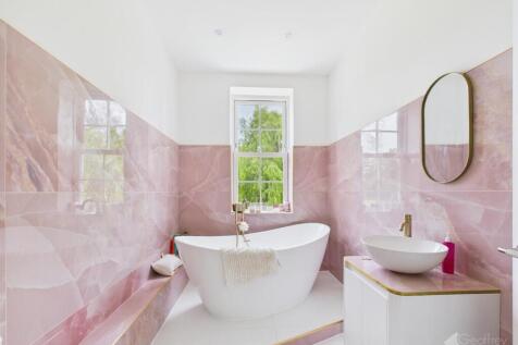 Bedroom 2 - Ensuite