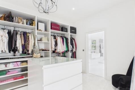 Bedroom 1 - Dressing Room