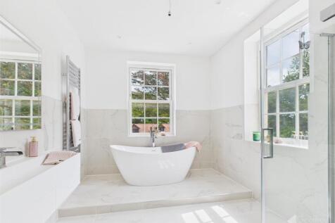 Bedroom 1 - Ensuite