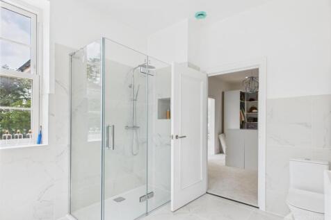 Bedroom 1 - Ensuite