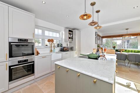 10_Kitchen_29CobdenHill_Logo-15.JPG