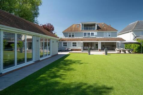 Large Rear Garden