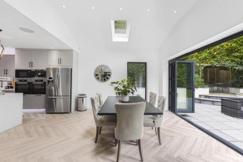 Kitchen / Breakfast Room