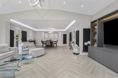 Dining/Living Room