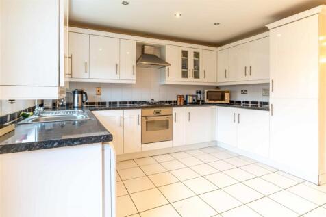 Fully Fitted Kitchen Diner