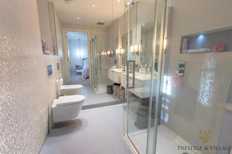 Bedroom 5 - En suite