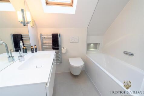 Bedroom 3 - En suite