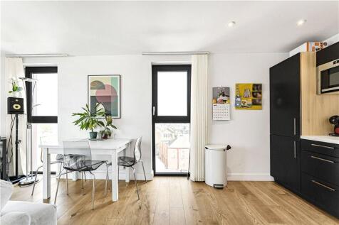 Kitchen/Reception