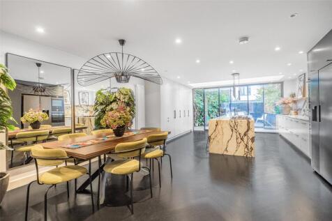 Reception/Kitchen