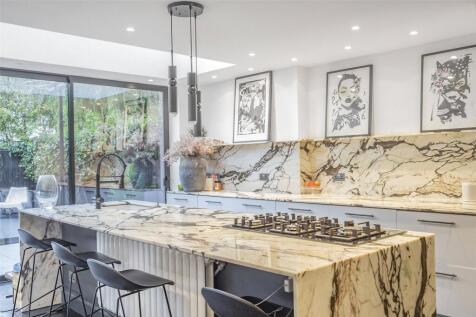 Reception/Kitchen