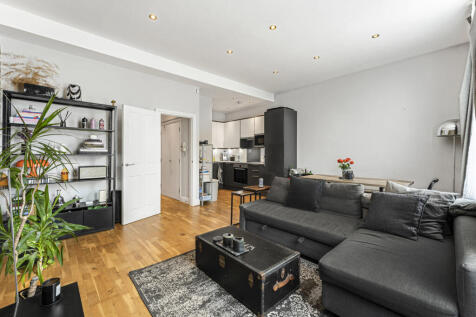 Reception/Kitchen