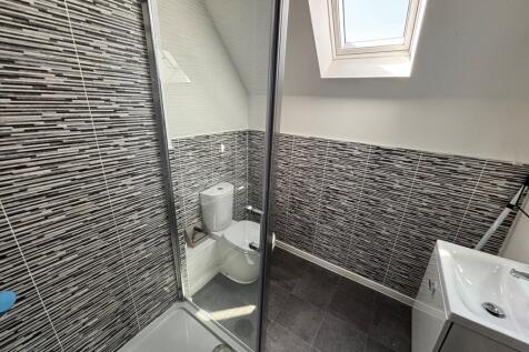 Bedroom 1 Ensuite
