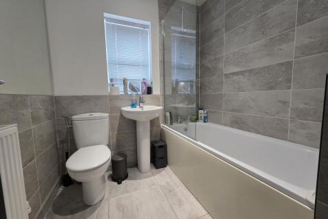 Bathroom suite