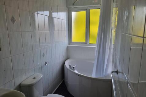 Bathroom suite