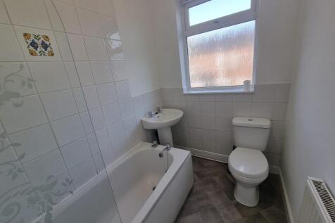 Bathroom suite