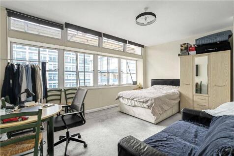 Studio Room