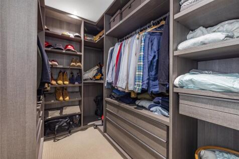 Walk-In Wardrobe