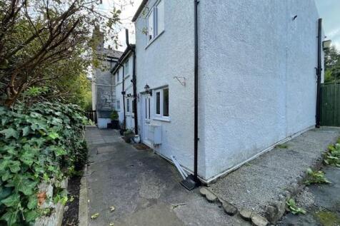 2 Gadlas Cottages a.jpg