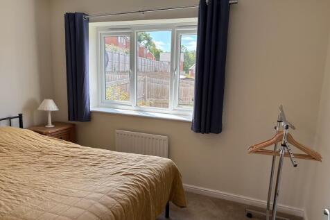 3 Clos Bedroom3.1.jpg