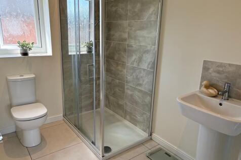 3 Clos Ensuite.jpg