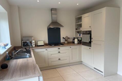 3 Clos Kitchen_Close_1.jpg