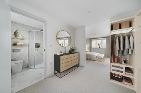 Dressing area to ...