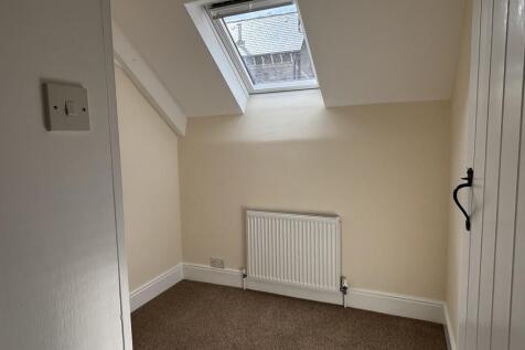 Bedroom 3/Study