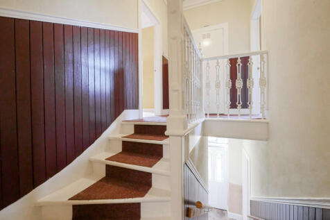 Hall-up