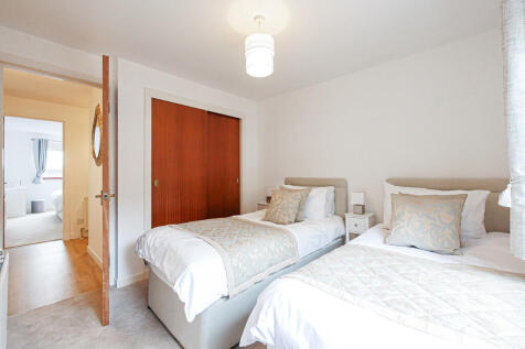 Bedroom 2-2