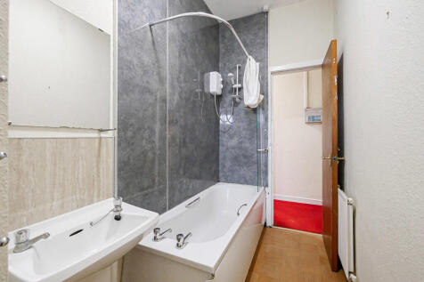Bathroom 1-1