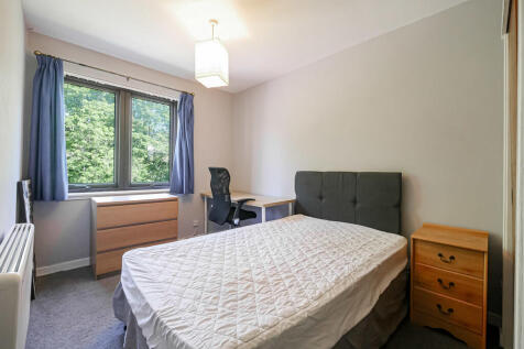 Bedroom 2-1
