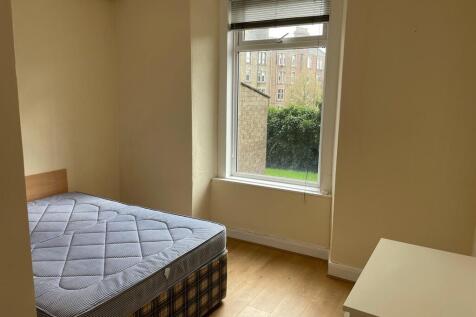 Bedroom 2 (2)