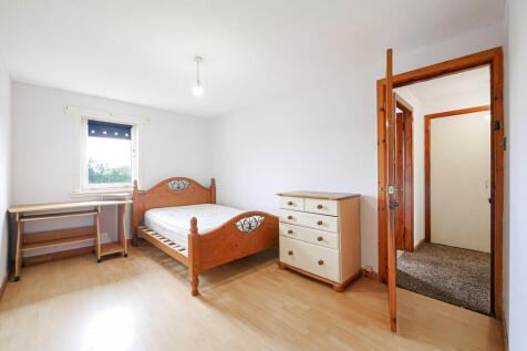 Bedroom 2-1