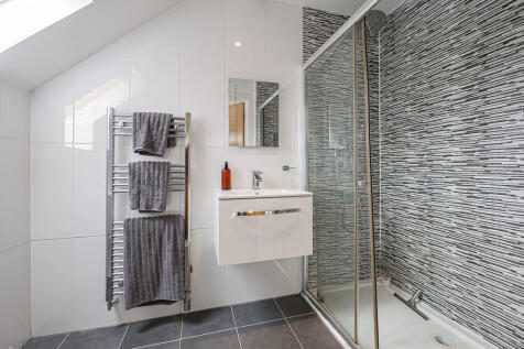 Bedroom 1-ensuite