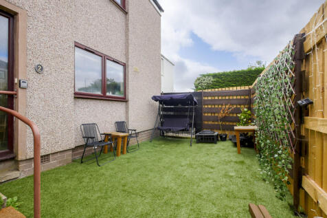 Garden-front