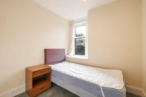 Bedroom 2-1